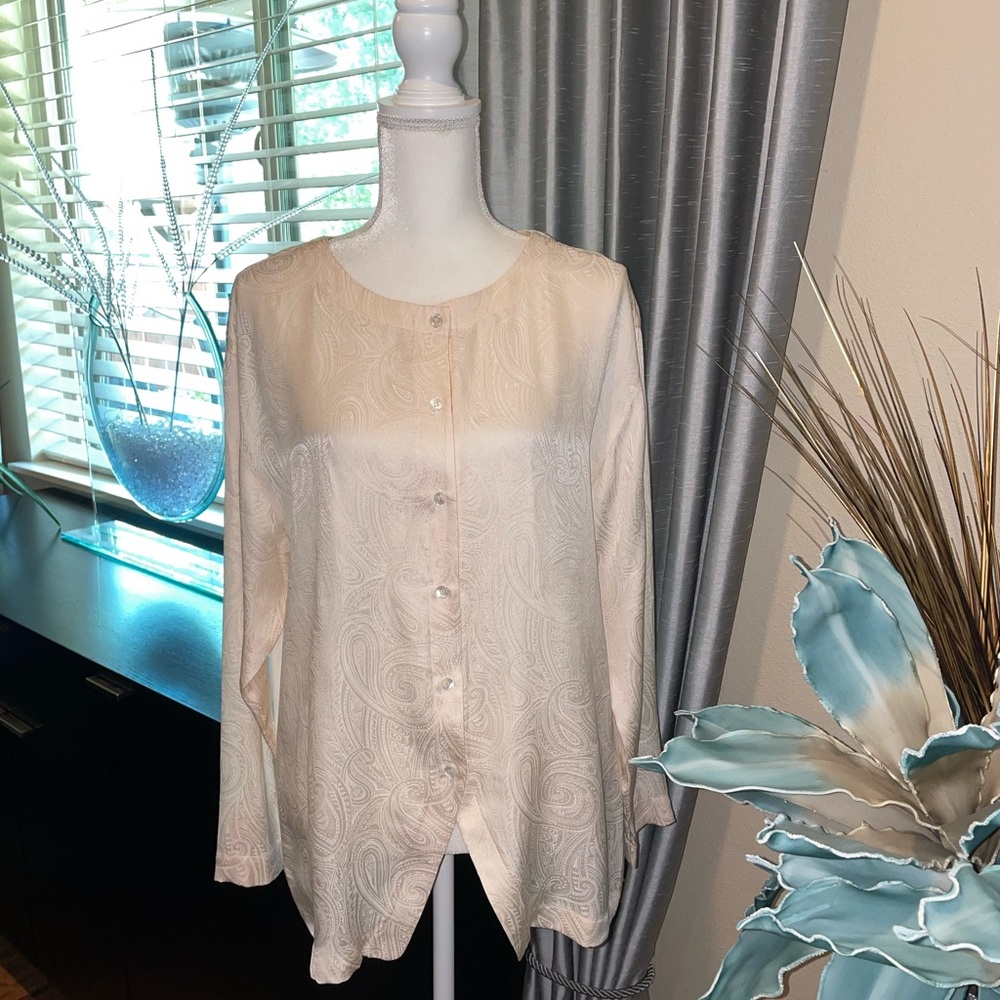 Jones New York 100% silk buttons down blouse new